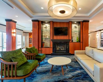 Fairfield Inn & Suites by Marriott Columbus - Columbus - Lounge