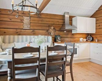 Timber Cabin With Soul At Kvamskogen - Norheimsund - Comedor