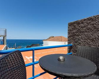 The Jolie - Apartments by the Ocean - Porto Moniz - Balkón