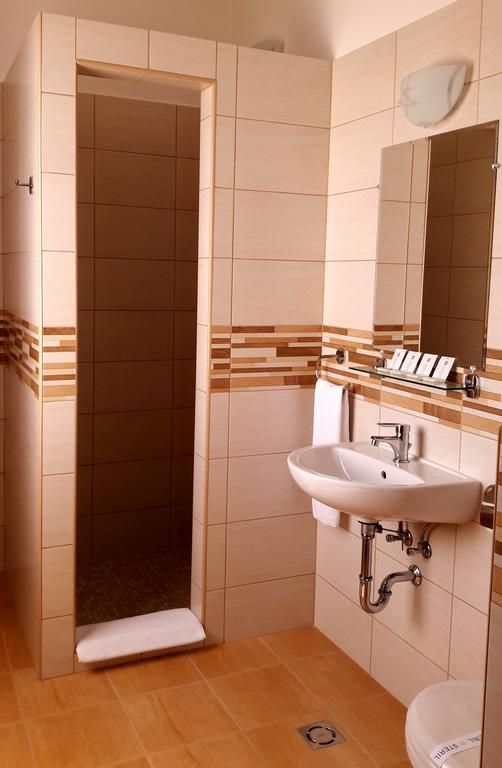 Diana Club Hotel thumbnail 3