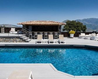 kyrn flor - Corte - Pool