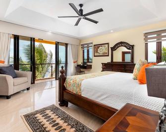 Breathaking Luxury Cliffside Villa - Tower Isle - Habitación
