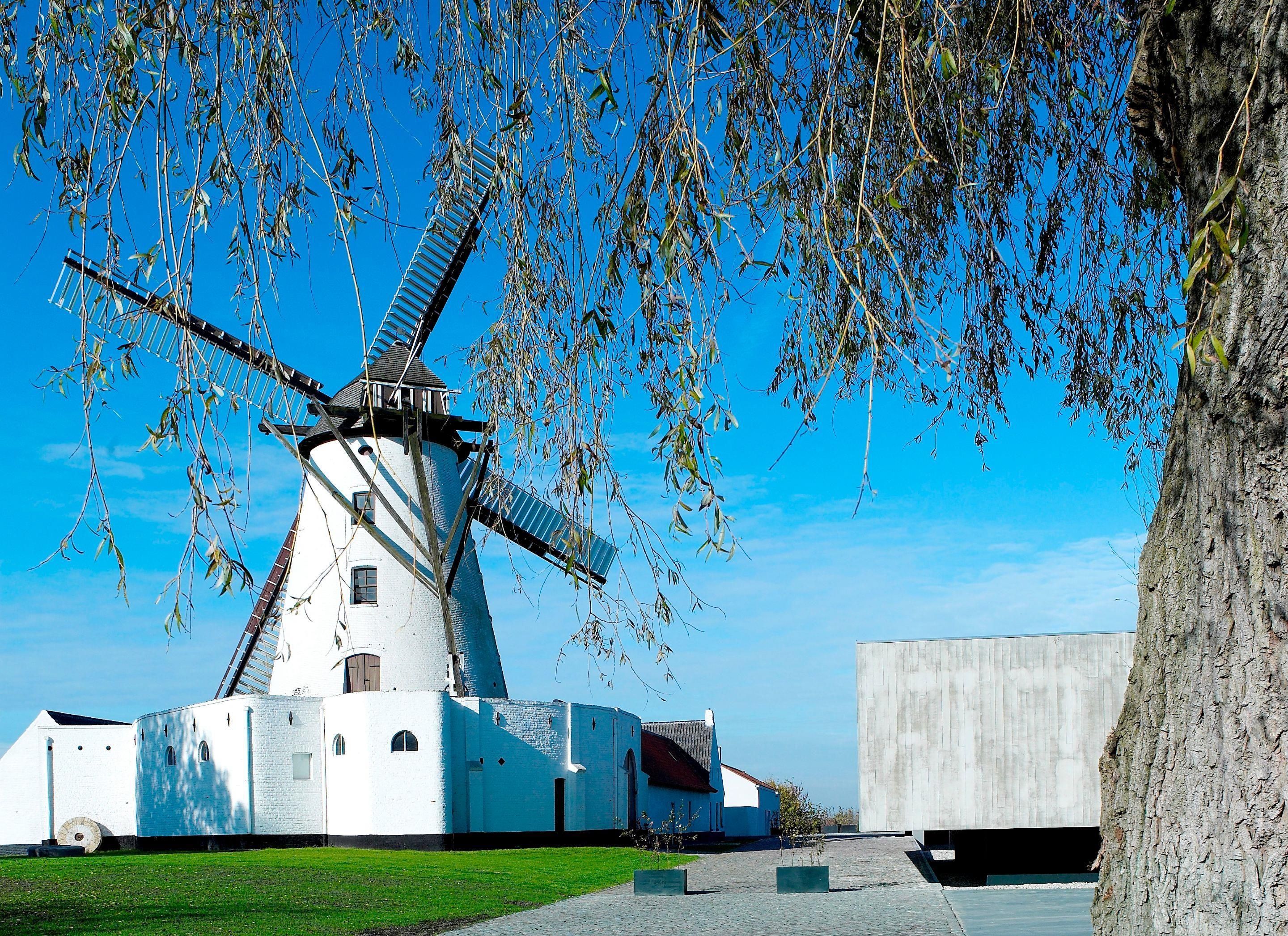 D-Hotel - קורטרייק - בניין