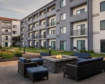 كورتيارد باي ماريوت سانت لويس داونتاون ويست - سانت لويس - شرفة مرصوفة