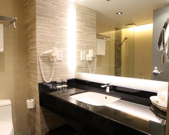 Prudential Hotel - Hong Kong - Bathroom