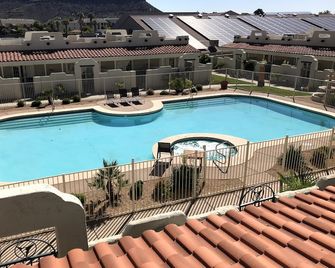 21-- St George Condo 1king, 1Queen, fold down chair -pool, hot tub. - Saint George - Piscine