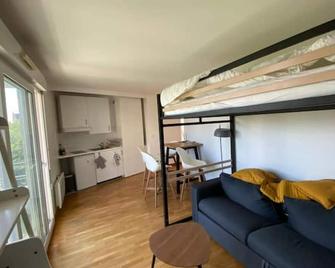 Beau studio spacieux et calme dans résidence de standing - Boulogne-Billancourt - Pokój dzienny