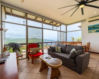 Paradise Views - Sardinal - Sala de estar