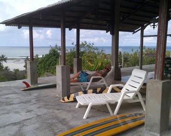 A Quiet, Peaceful, Nature All Around, Hill Top Villa Overlooking Indian Ocean - Teluk Dalam - Patio