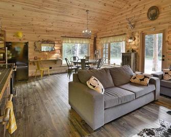 Les Chalets de Môh - 14 chalets indépendants - La Malbaie - Living room