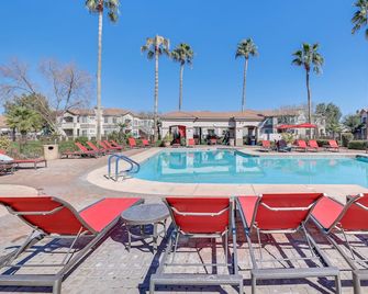 First-Floor Condo w/ Pool Access in Mesa! - Mesa - Pool