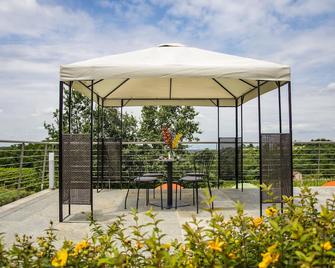 Agriturismo Cascina Ponchietta - Montà - Patio