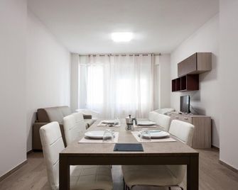 Astoria Suite Apartments - Bolonya - Menjador