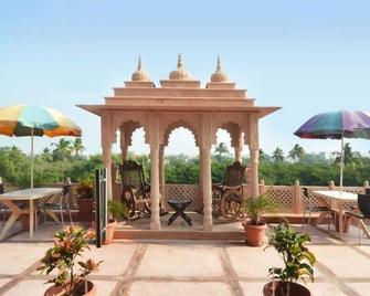 Hotel Sai Jharna - Shirdi - Patio