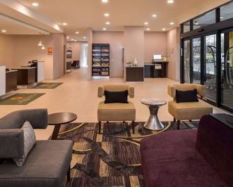 La Quinta Inn & Suites by Wyndham Indianapolis South - Indianapolis - Lobby