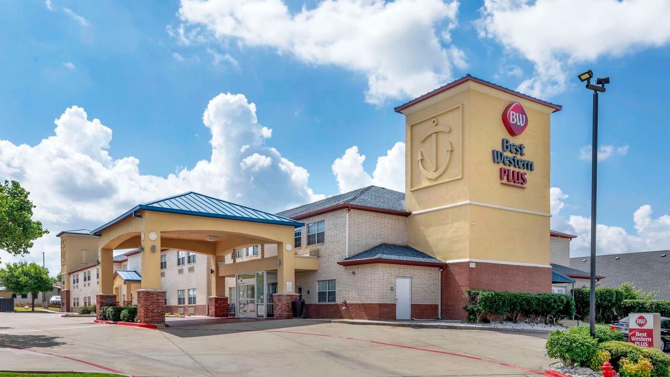 بست ويسترن بلس ليك ورث إن آند سويتس