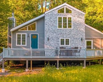 Charming & Peaceful Luxury 3-Bedroom Chalet In Gouldsboro - Gouldsboro - Bâtiment