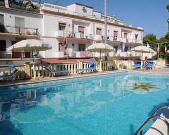 Hotel Pineta - Vico del Gargano - Pool