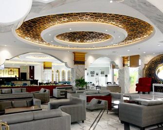 هيرميس بالاس هوتل باند ا أيسي - باندا اسه - ردهة