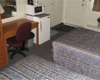 Hilltop Motor Inn - Elk Point - Bedroom