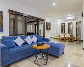 Villa Lotus - Canggu - North Kuta - Vardagsrum