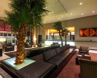 Ramada Plaza by Wyndham West Hollywood Hotel & Suites - West Hollywood - Lounge
