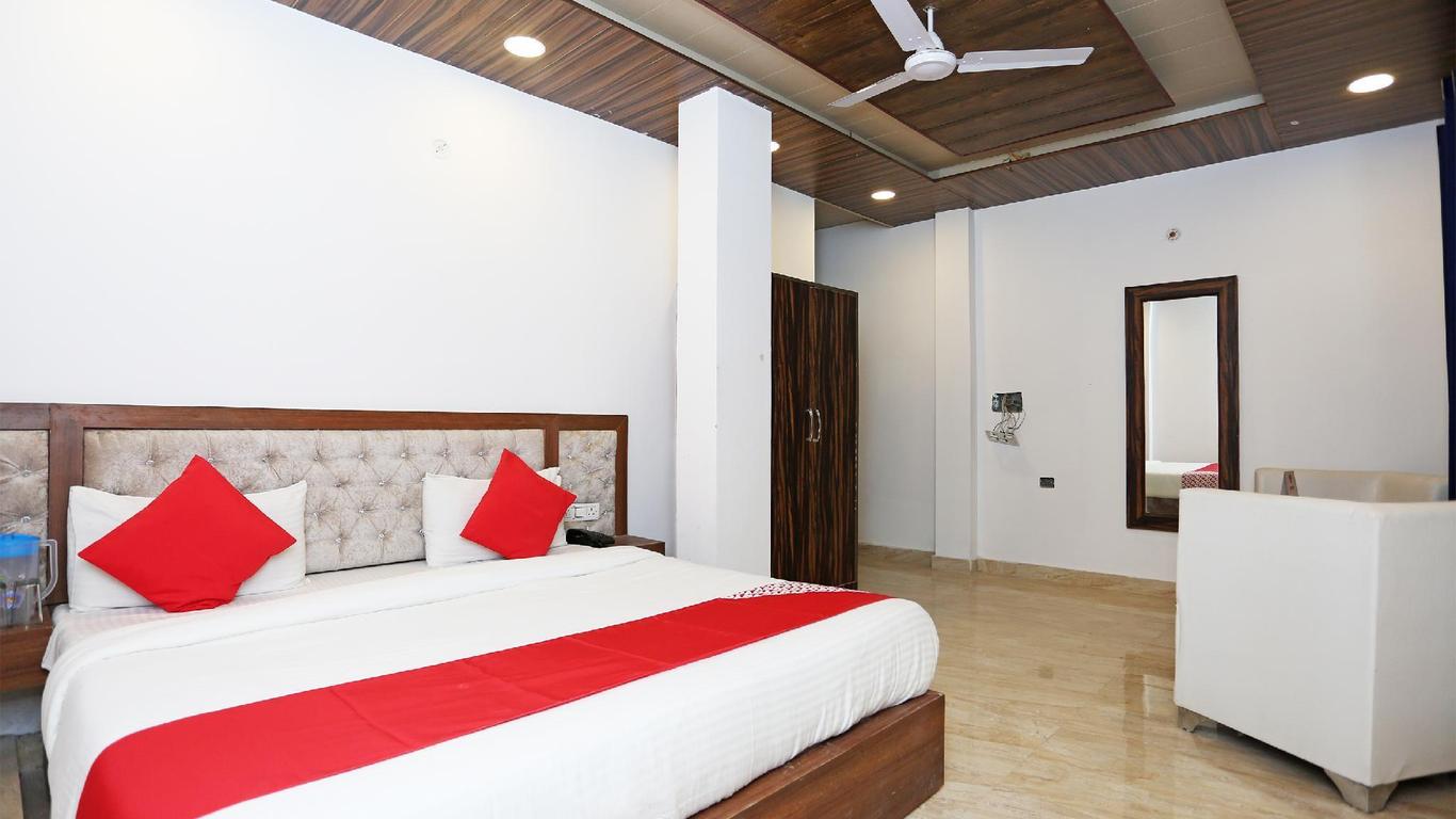 OYO 15566 Hotel Rosewood Inn