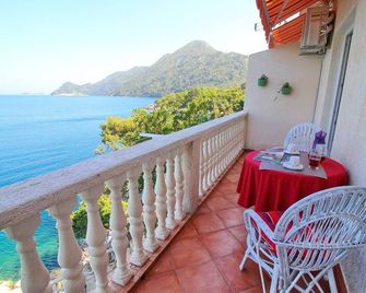 Apartments Filipovic - One-bedroom Apartment With Balcony and Sea View - Sobra - Balcon