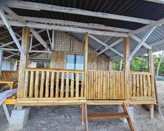 Scenic Beach front Room in Villalimpia Loay Bohol - Loay - Patio