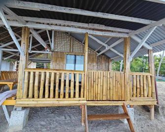 Scenic Beach front Room in Villalimpia Loay Bohol - Loay - Patio