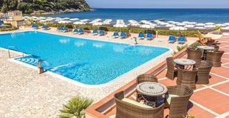 Hotel Del Golfo - Procchio - Pool