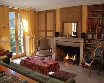 Beautiful 1850 Maison bourgeois with private pool, between Chablis and Beaune - Lucy-sur-Yonne - Sala de estar