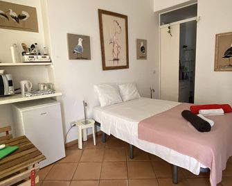Ground floor independent studio in historic center, 200 m from the sea - Olhão - Schlafzimmer