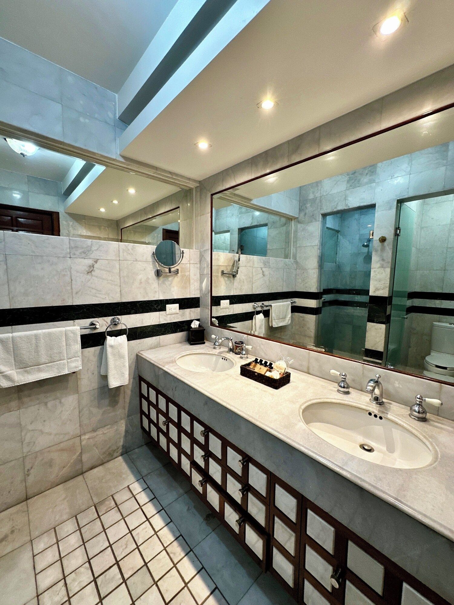 Hotel La Mansión del Sol - גוואדאלחארה - חדר רחצה