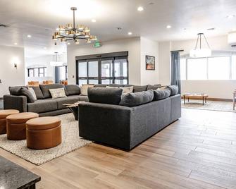 Shadow Ridge Resort Hotel - Park City - Living room