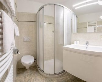 Mei Auszeit Wohlfühlhotel - Plaus - Bathroom