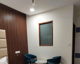 taste of paradise 94 hotel - Chandigarh - Schlafzimmer