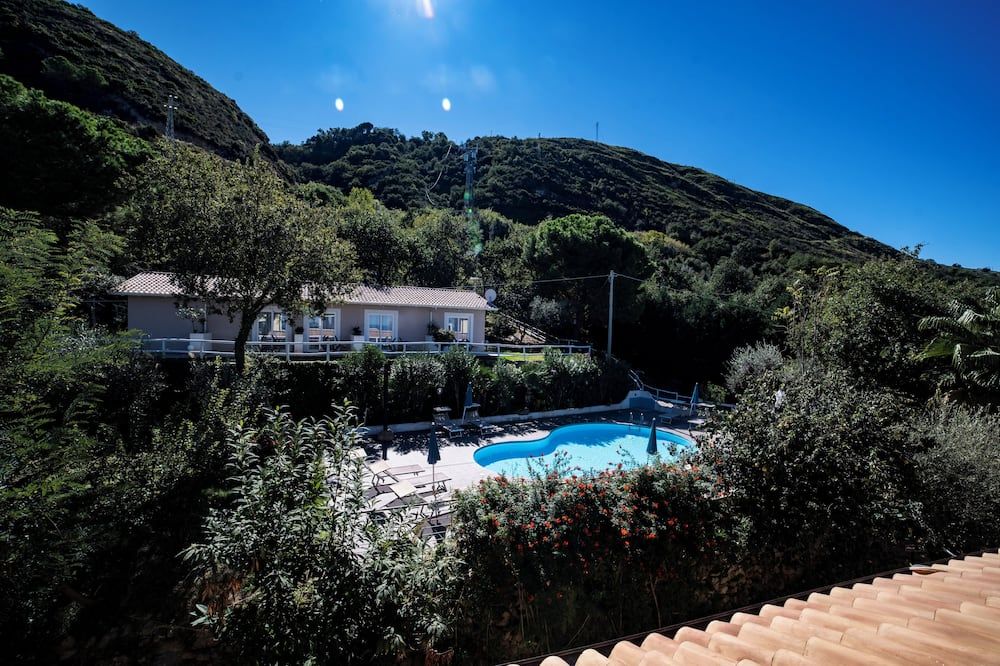 Unico Cannamele Escape Tropea by Life Resorts - טרופאה - בריכה