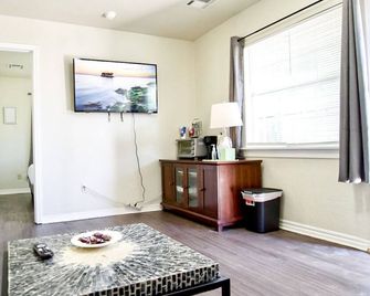 Cozy Home- Zoos Museums Fun Step From Your Door - Oklahoma City - Bedroom