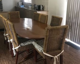 Surf Mist - Nowra - Dining room