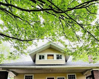 House Of Color Evv Stylish Apartments - Evansville - Building