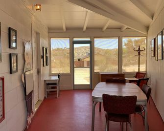 Fortunate sun guest house near Joshua Tree - Yucca Valley - Jídelna