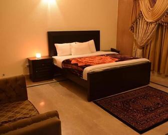 Royal Emirates Residence - Abbottabad - Bedroom