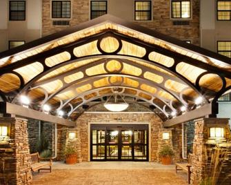 1 Bedroom | Pool & Hot Tub. Your Next Vacation - Rochester - Building