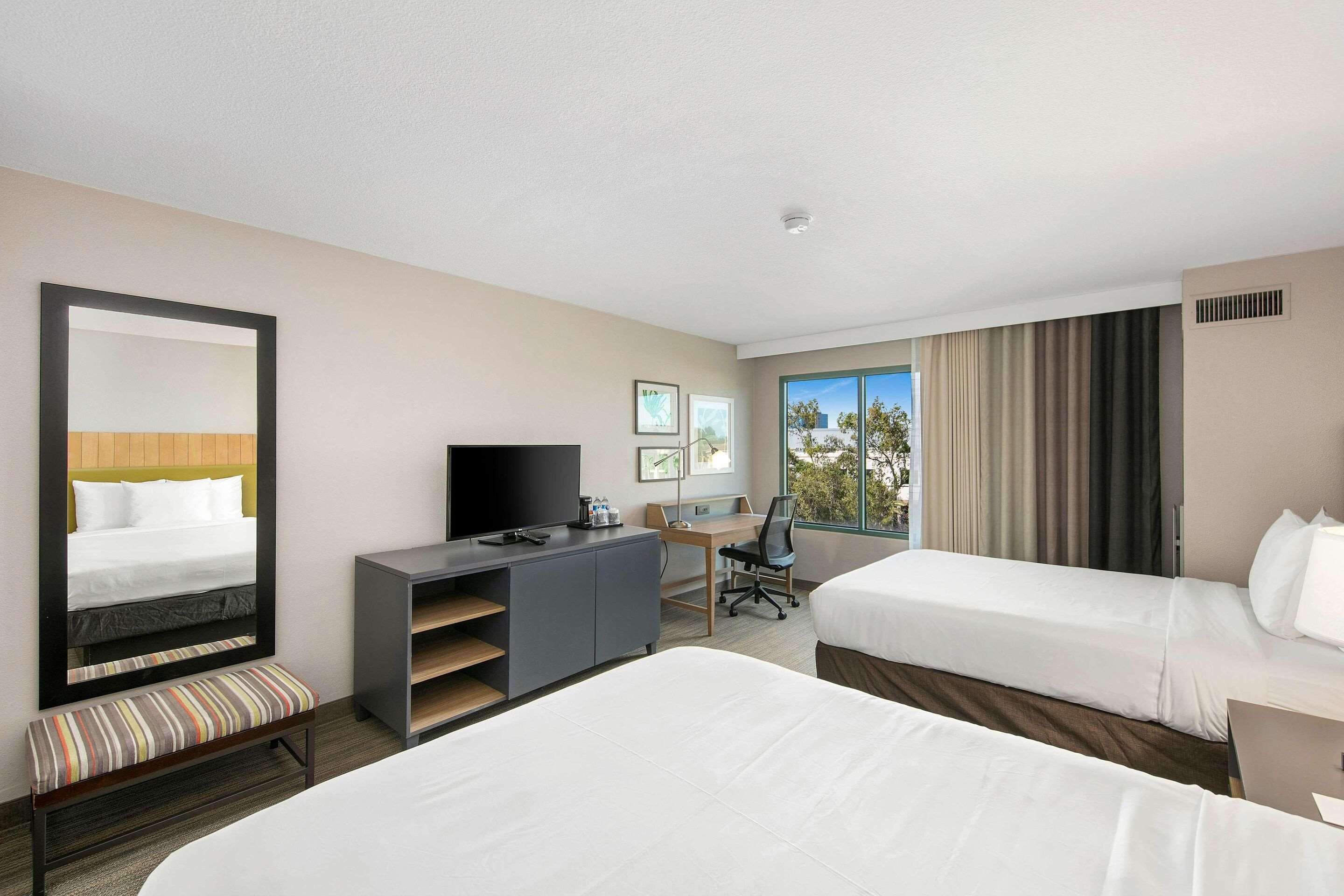 Country Inn and Suites by Radisson San Diego North CA