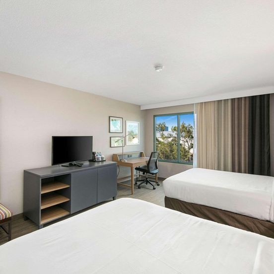 Country Inn and Suites by Radisson San Diego North CA image 1