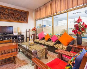 Khelang Nakorn Hotel - Лампанг - Вітальня