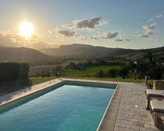 Casa Capriola - Summer Vibes with a view, between sea and mountains! Full Airco - Montelparo - Pool