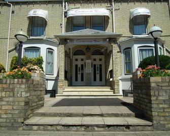 Centennial Hotel - Cambridge - Building