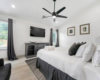 Welcome Home! - Lawrenceville - Bedroom